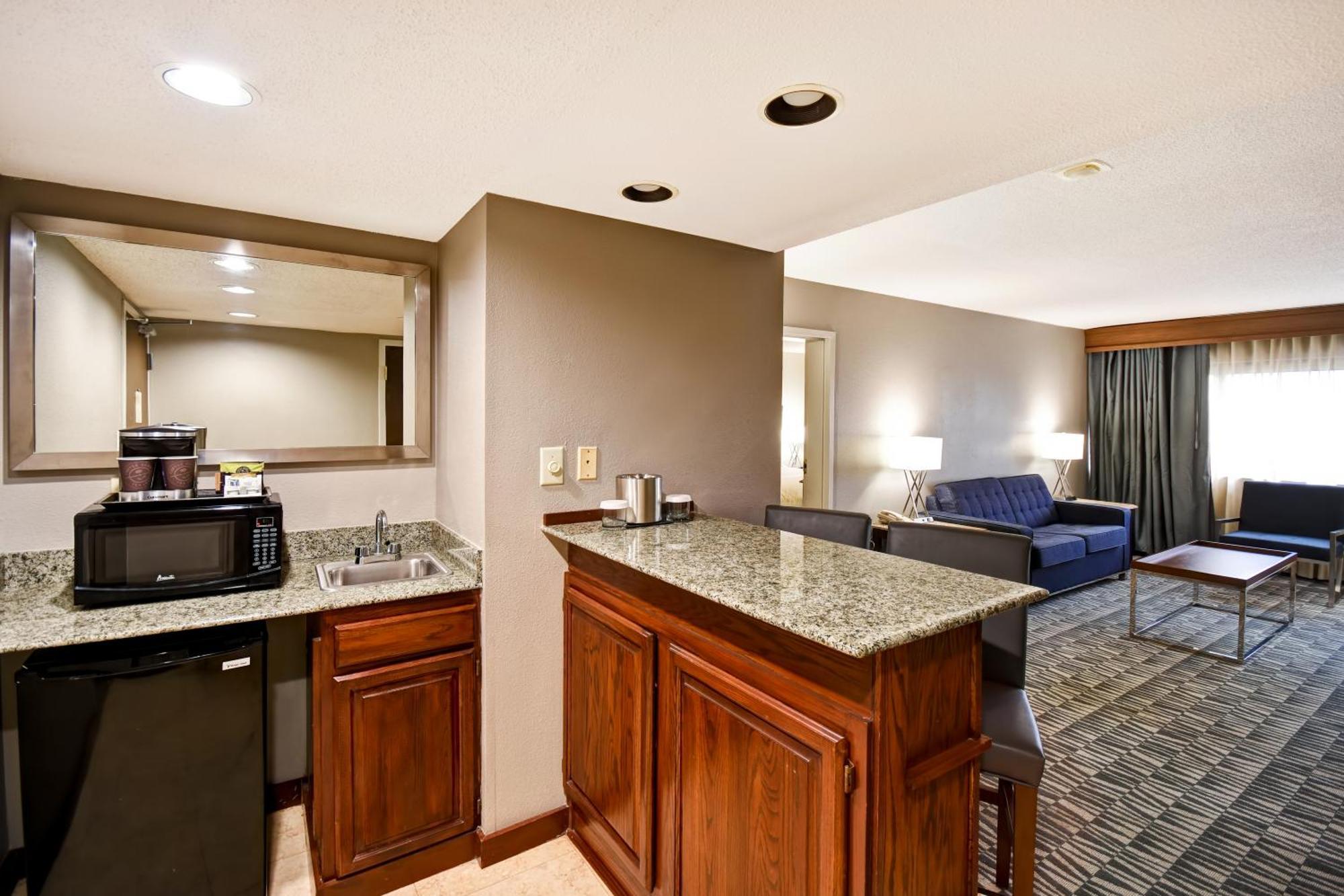 Doubletree By Hilton Augusta Hotel Exterior photo